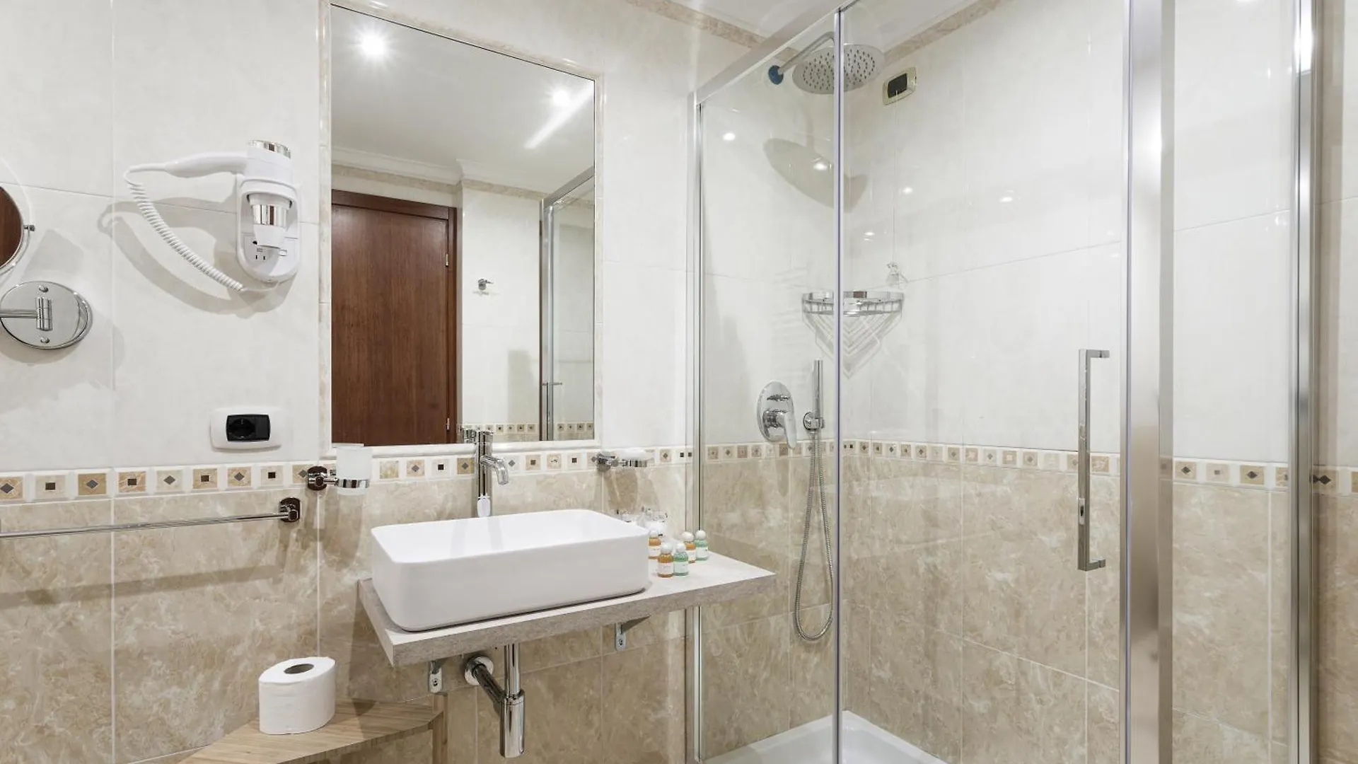 Hotel Esposizione Luxury Rom 3*,  Italien