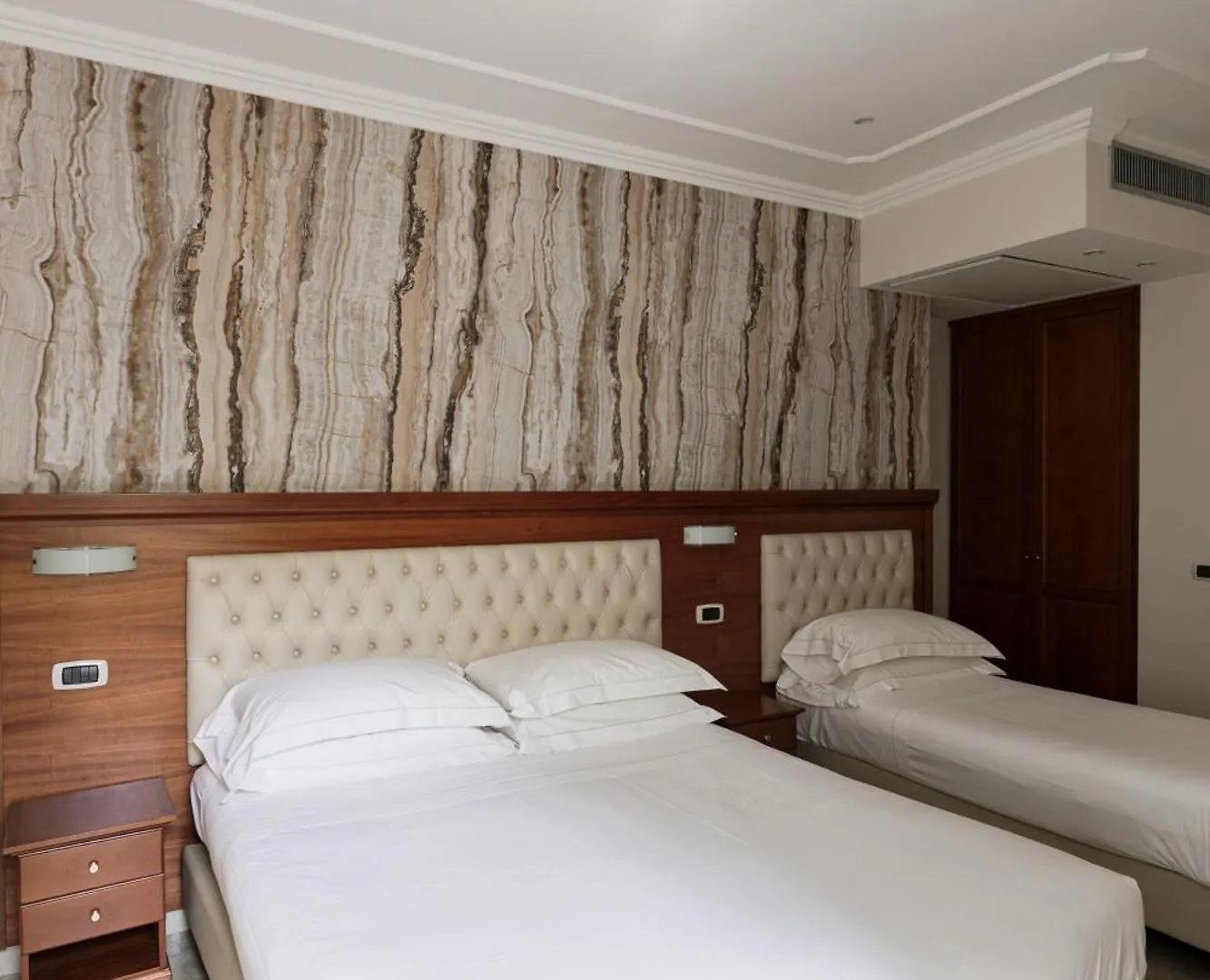 Hotel Esposizione Luxury Rom 3*,